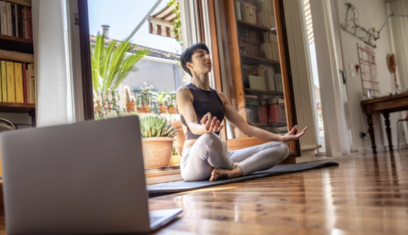 Alles dat je moet weten over online yoga